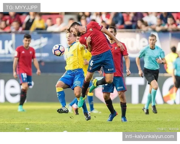 球迷花絮:比利亚雷亚尔主场推出“儿童定位手环”,缓解家长寻找走失孩童焦虑 球迷花絮:比利亚雷亚尔主场推出“儿童定位手环”,缓解家长寻找走失孩童焦虑